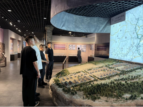 踏尋抗戰(zhàn)足跡 感悟責(zé)任擔(dān)當(dāng)——市民卡黨支部參觀南大營舊址陳列館